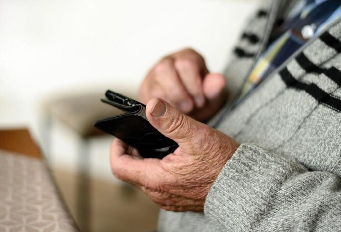 Best Unlocked Cell Phones for Seniors