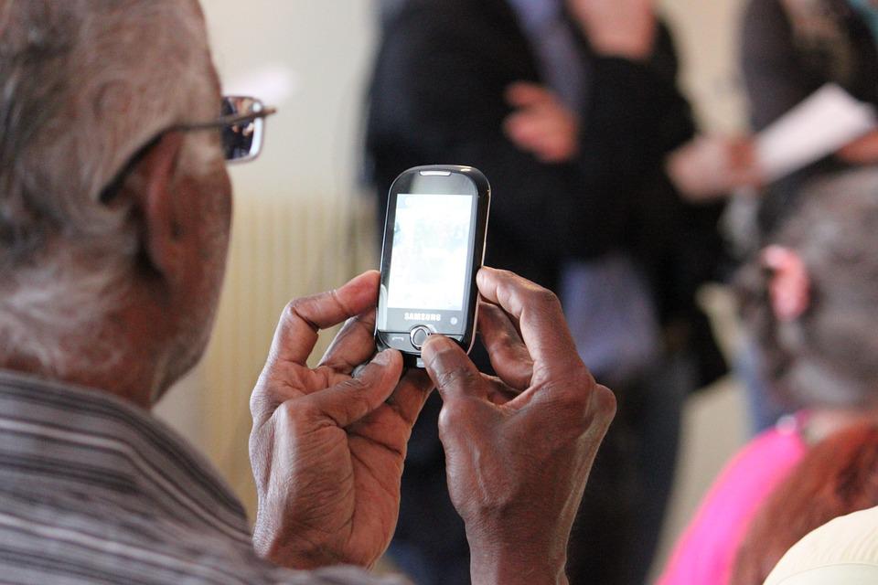 Prepaid Cell Phones for Seniors